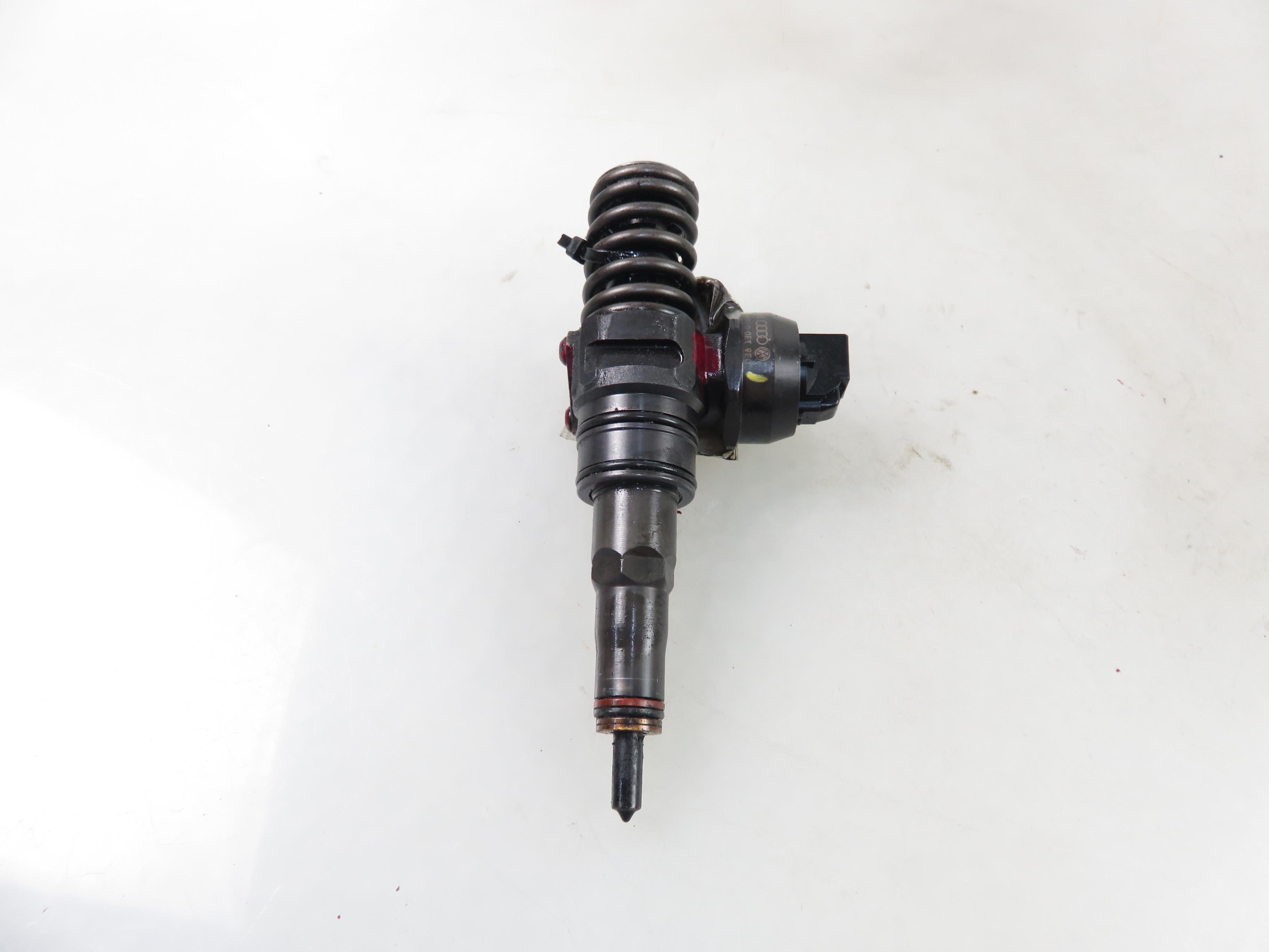 VOLKSWAGEN Passat Variant 1 generation (2010-2024) Oil Injector 038130073BA, 0414720216 25409349