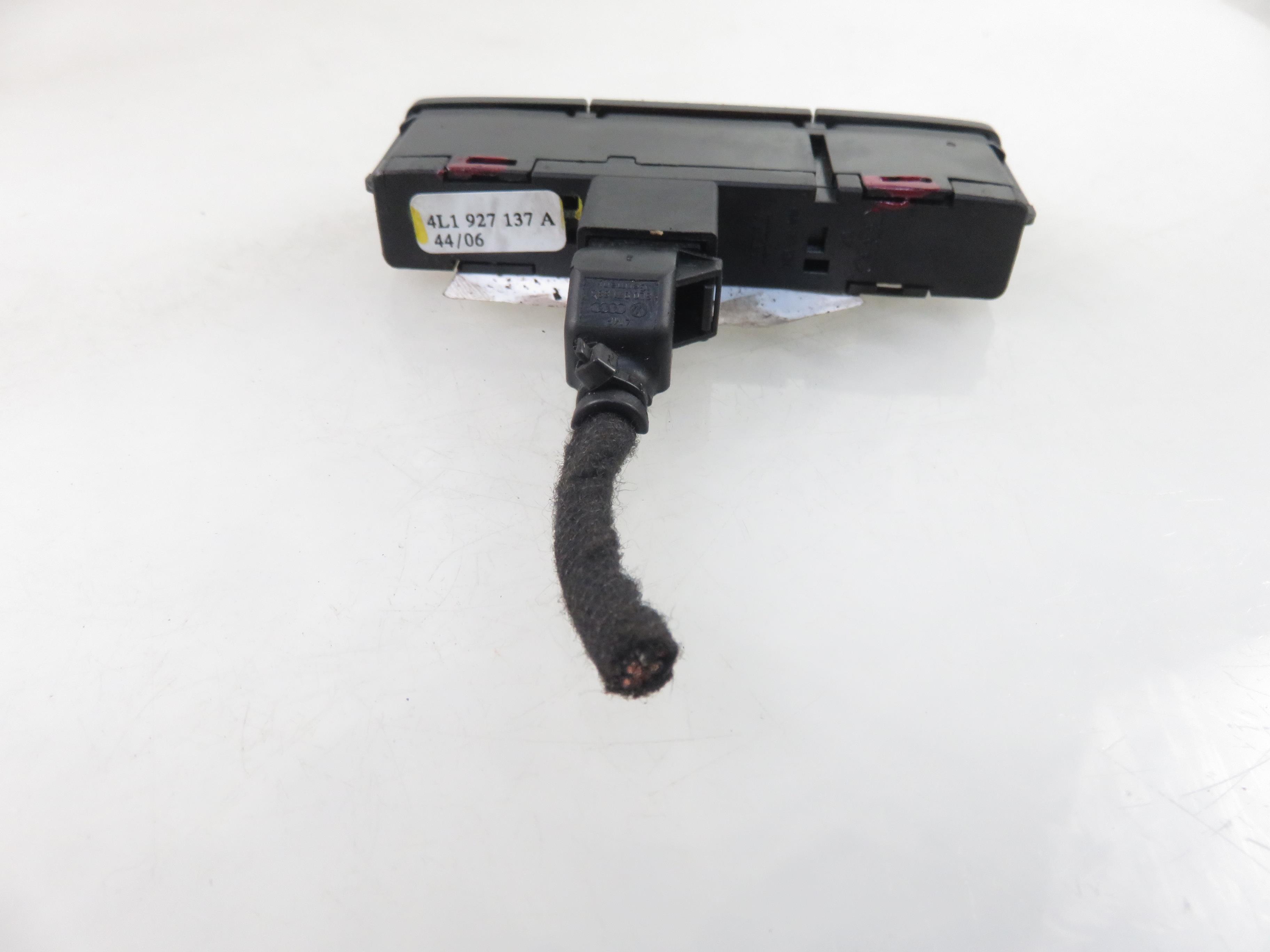 AUDI Q7 4L (2005-2015) Bouton de danger 4L1927137A 25445236