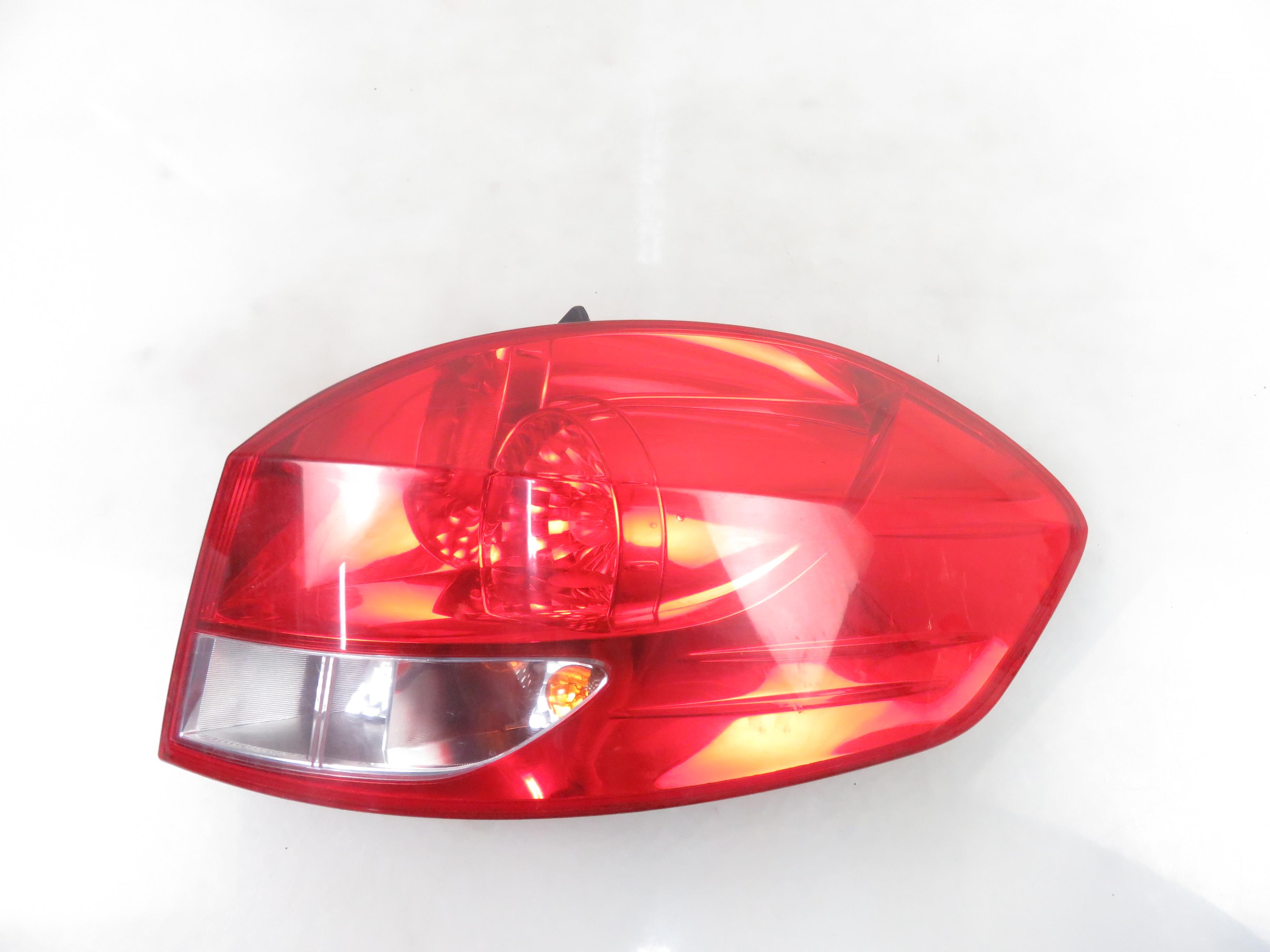 RENAULT Clio 4 generation (2012-2020) Rear Right Taillight Lamp 8200586844 25445512