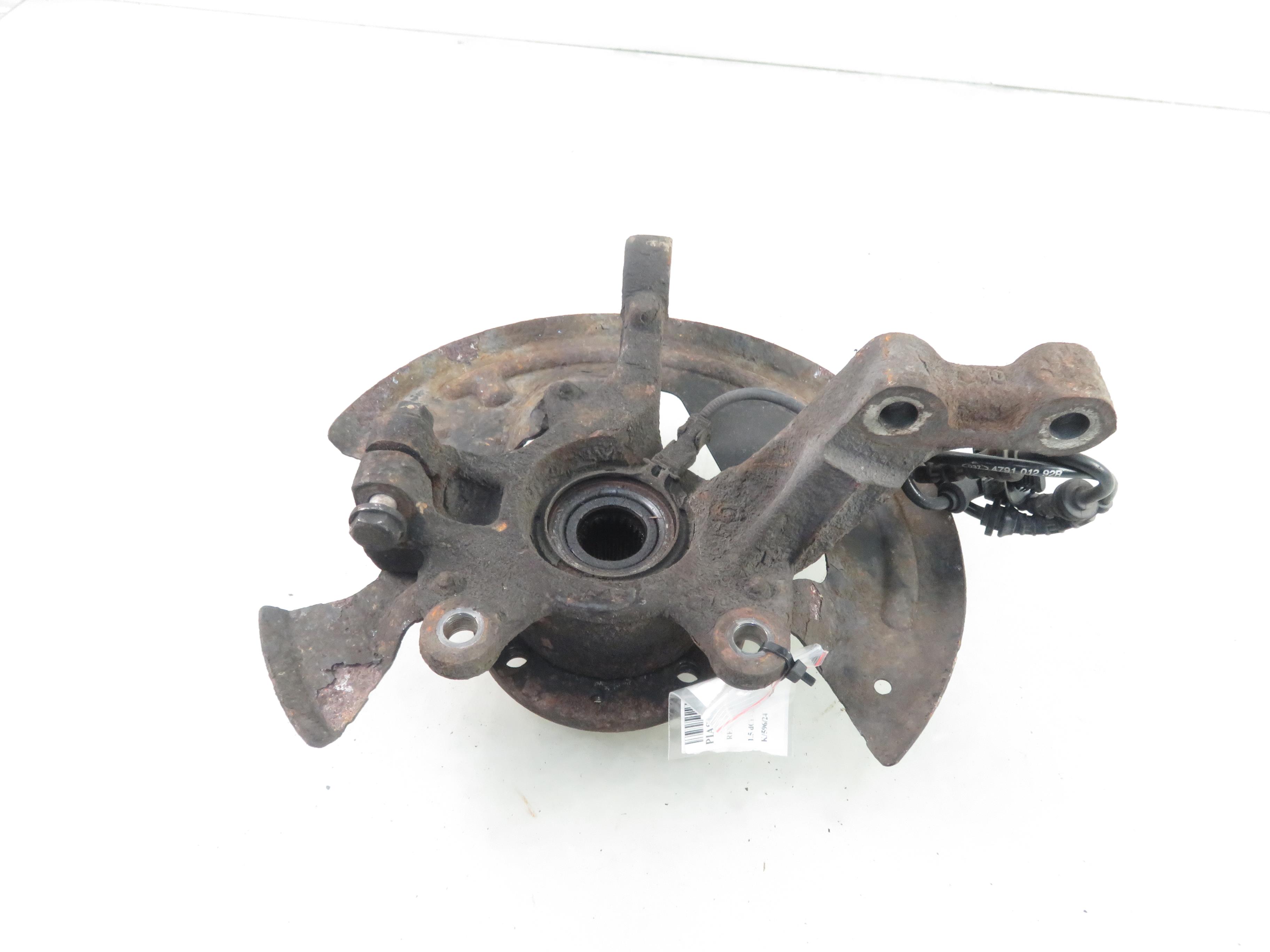 RENAULT Clio 4 generation (2012-2020) Front Left Wheel Hub 25701444