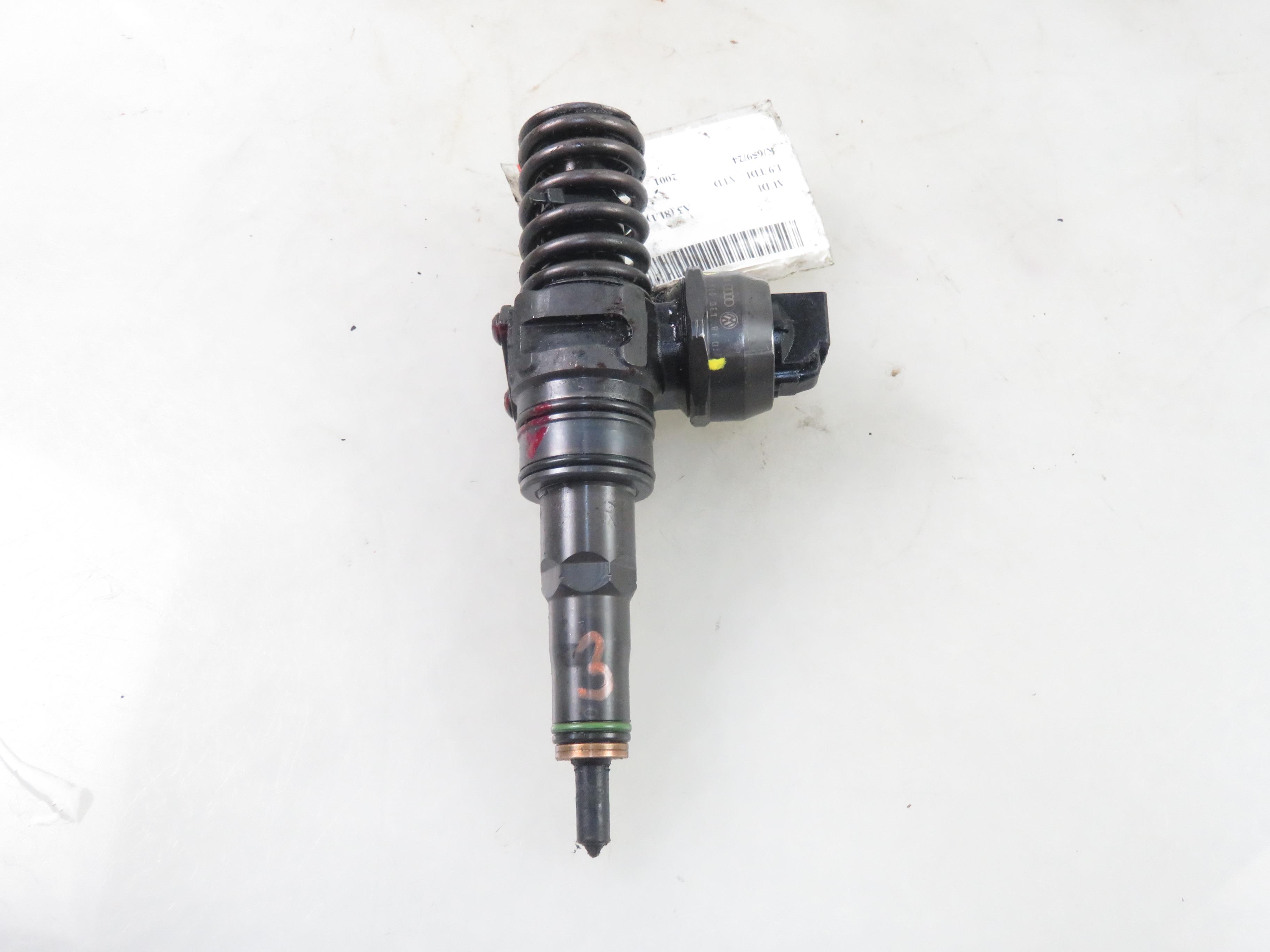 AUDI A3 8L (1996-2003) Injector de ulei 038130073AJ, 0414720037 25431264