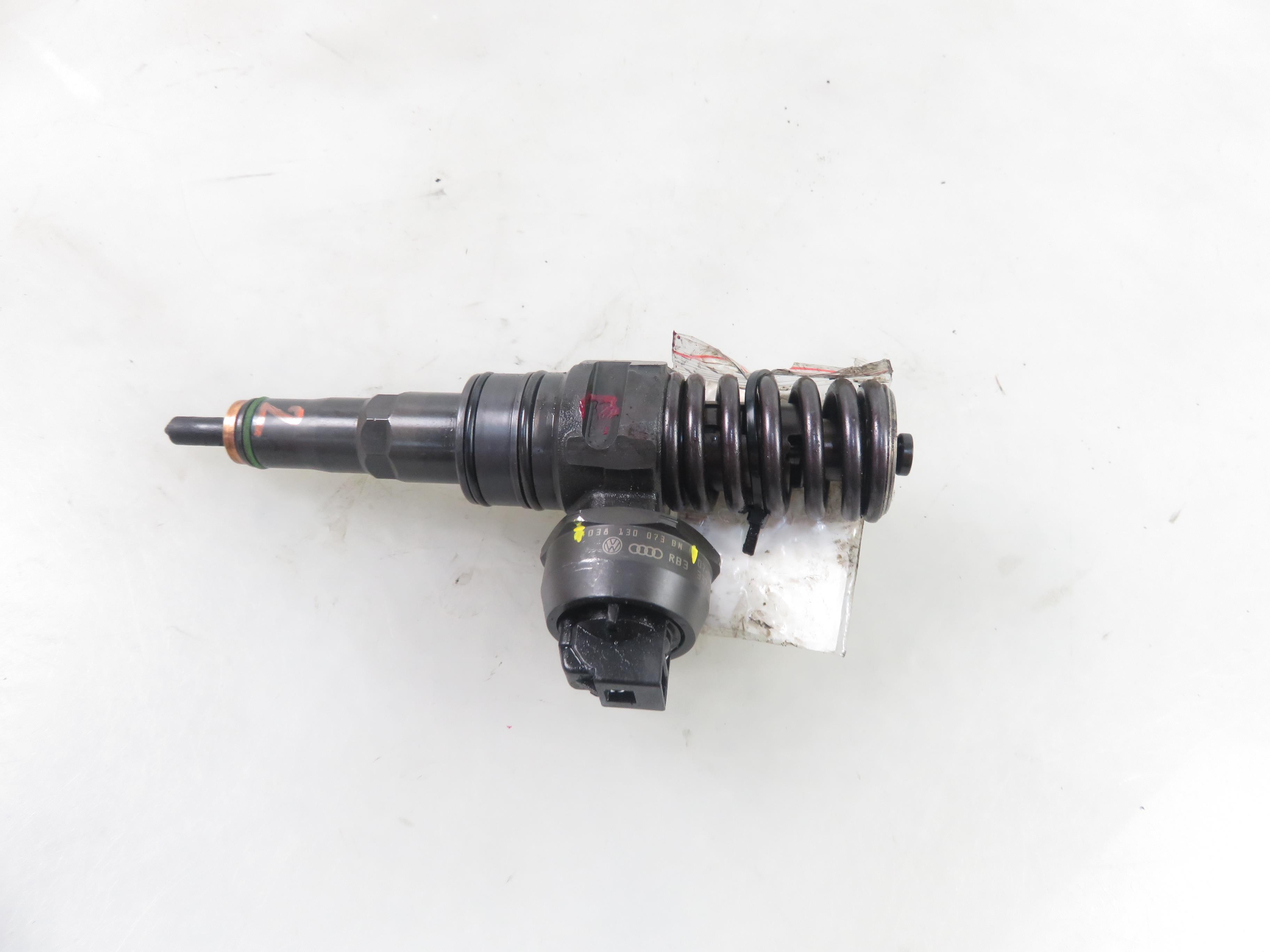 VOLKSWAGEN Golf 6 generation (2008-2015) Injector de ulei 038130073BN 25451161