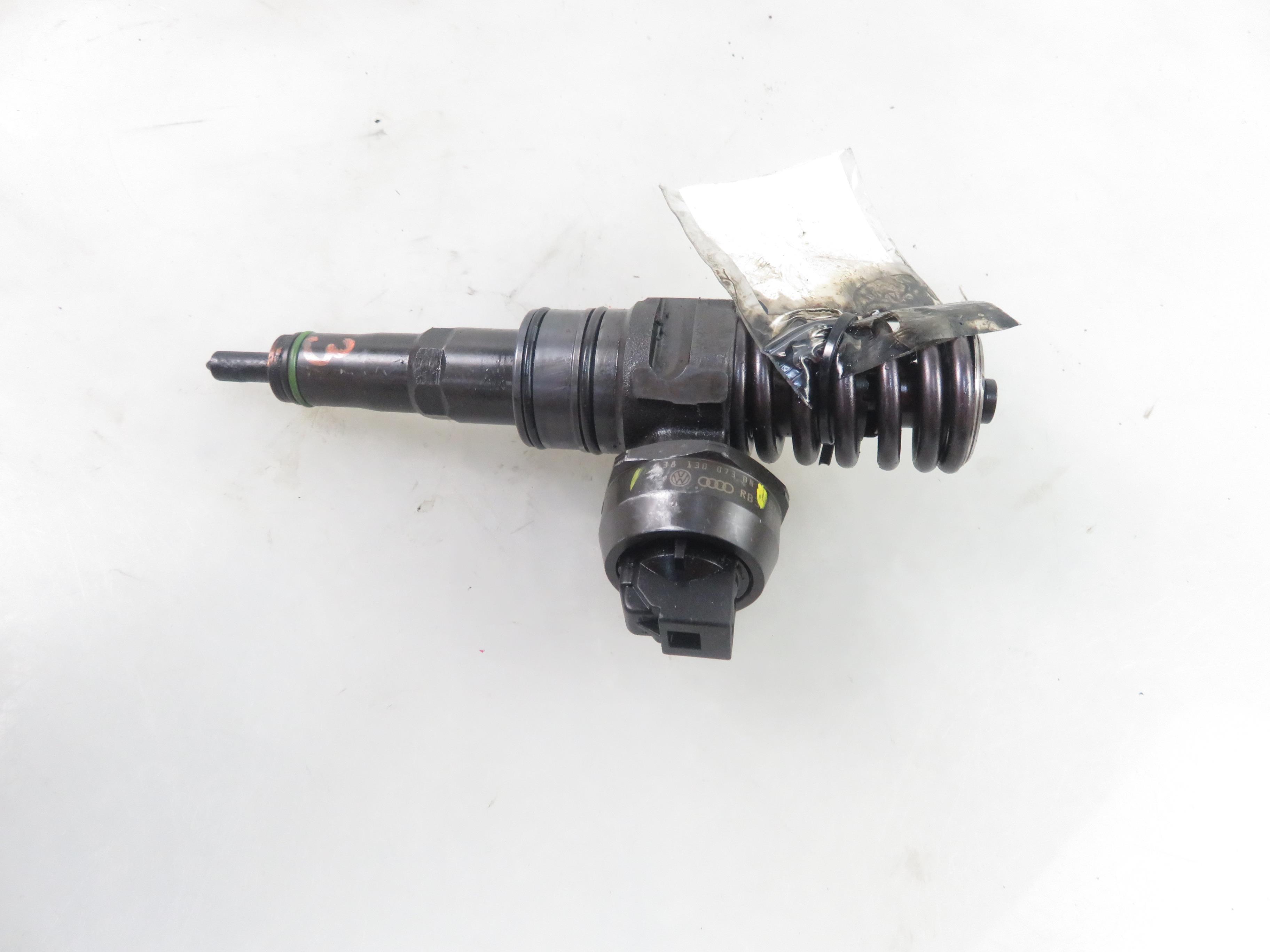 VOLKSWAGEN Golf 6 generation (2008-2015) Injector de ulei 038130073BN 25451163