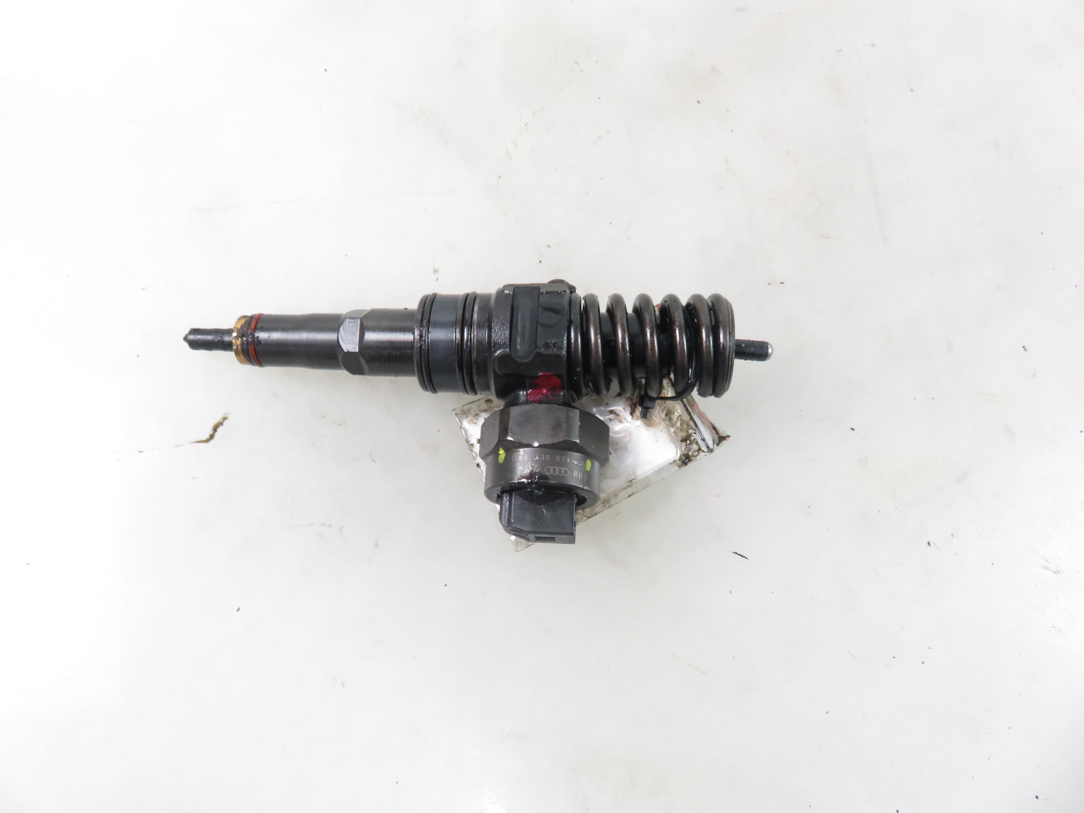 VOLKSWAGEN Golf 4 generation (1997-2006) Injector de ulei 038130073J, 0414720015 25451145