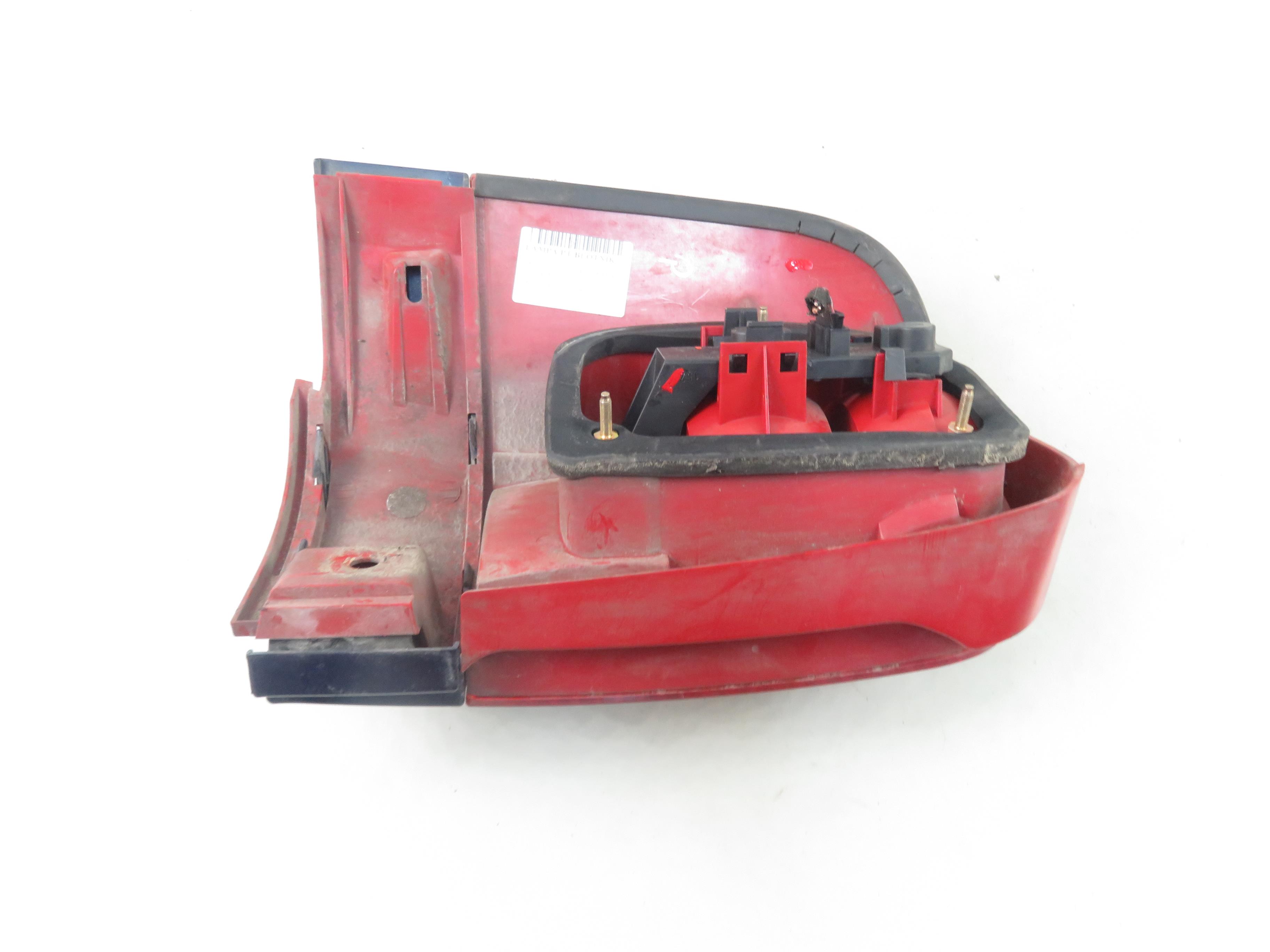 SEAT Alhambra 1 generation (1996-2010) Rear Right Taillight Lamp 7M3945258 25630868