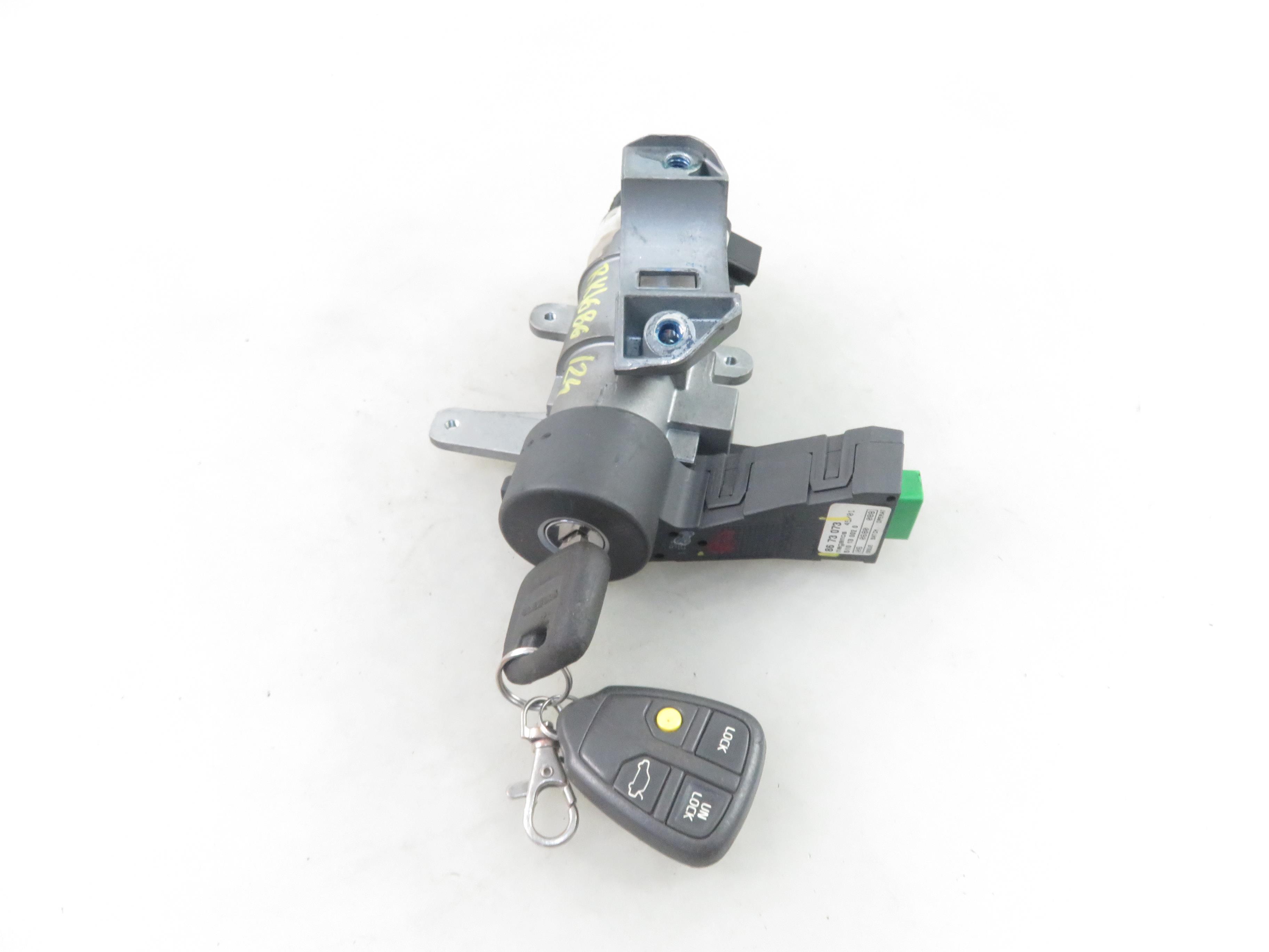 VOLVO S60 1 generation (2000-2009) Serrure d'allumage 8673073, 8626324 25630688