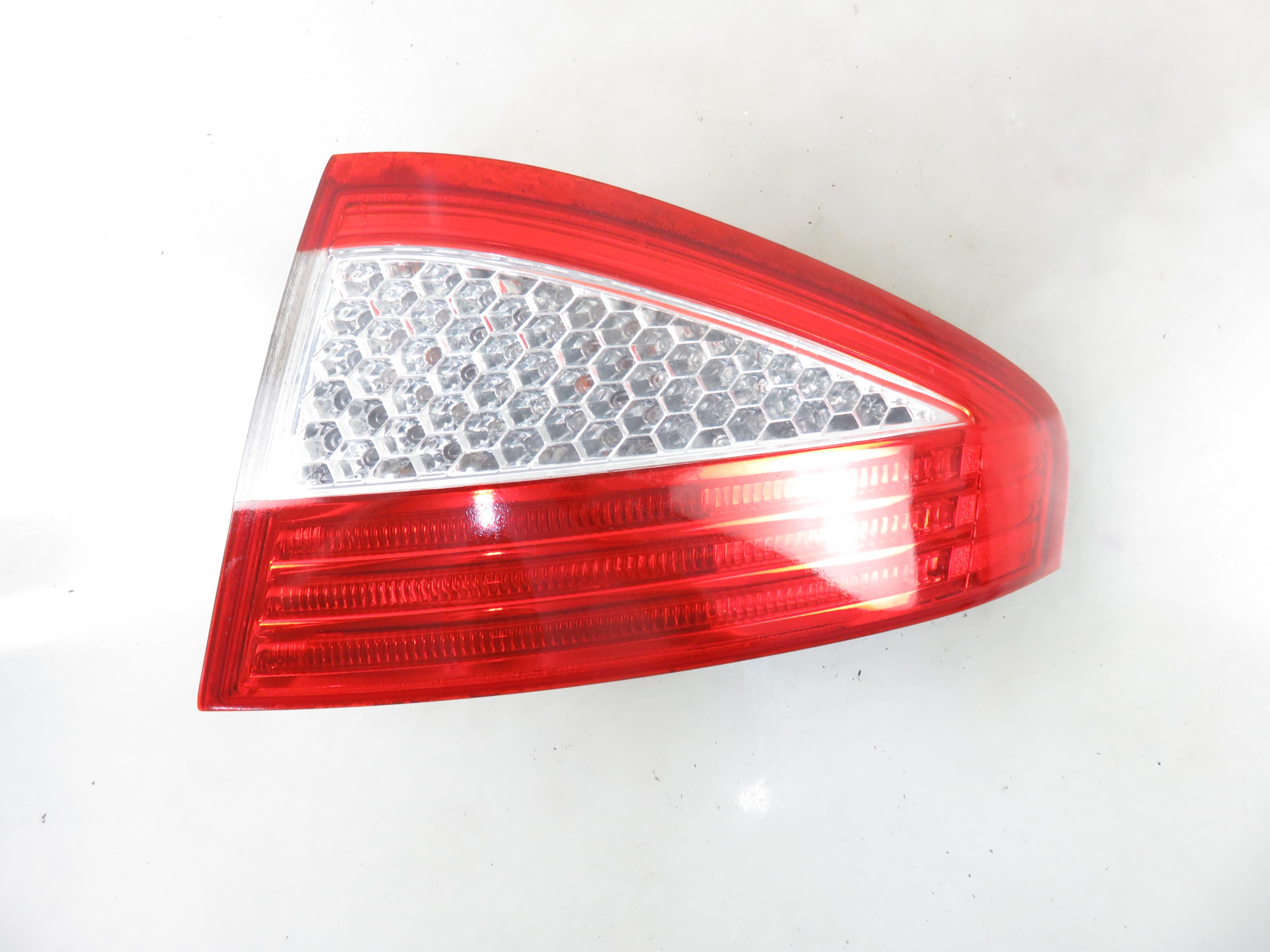 FORD Mondeo 4 generation (2007-2015) Rear Right Taillight Lamp 7S7113404A 25701377