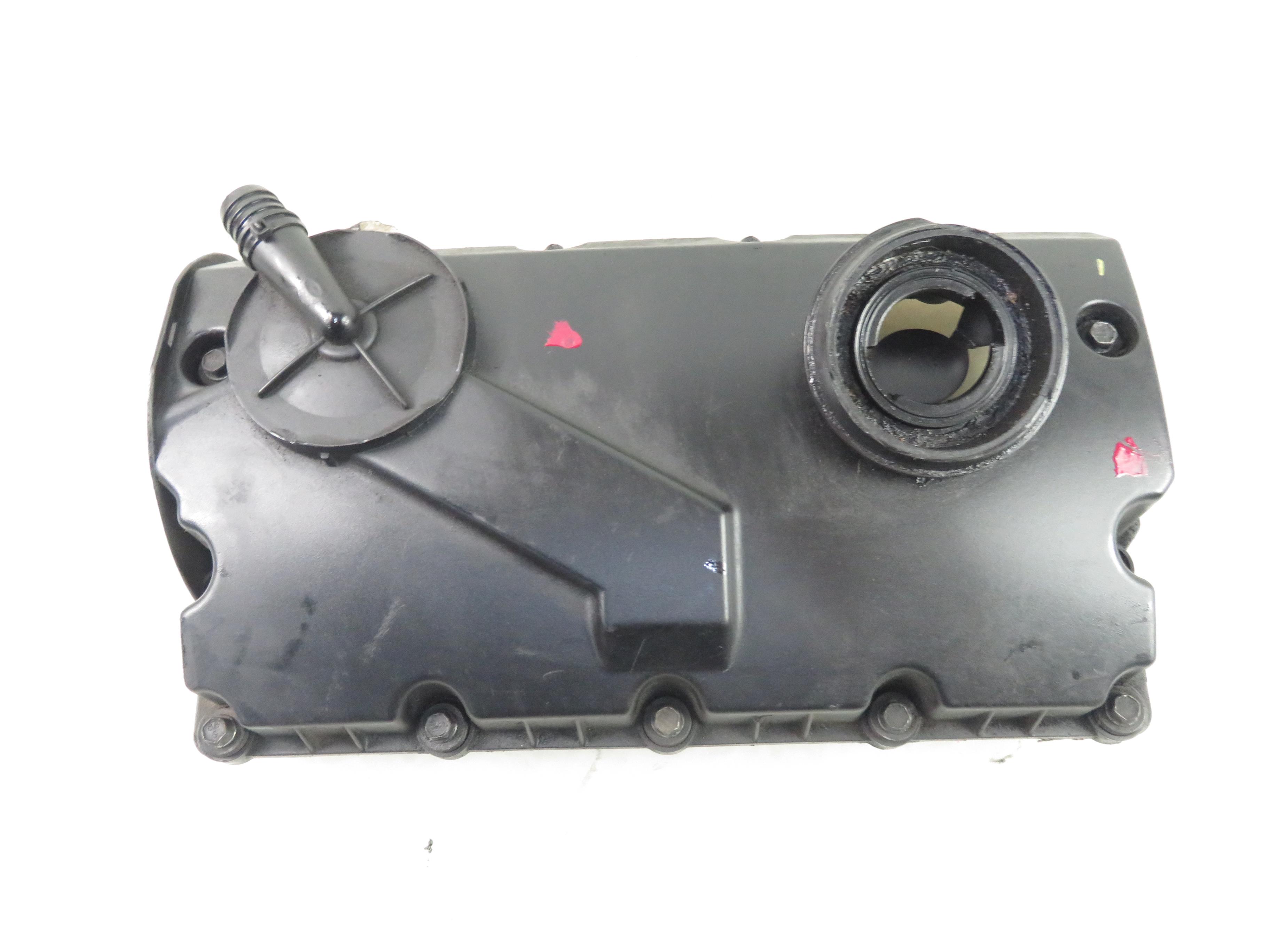 VOLKSWAGEN Passat B5 (1996-2005) Valve Cover 038103469R 25719354