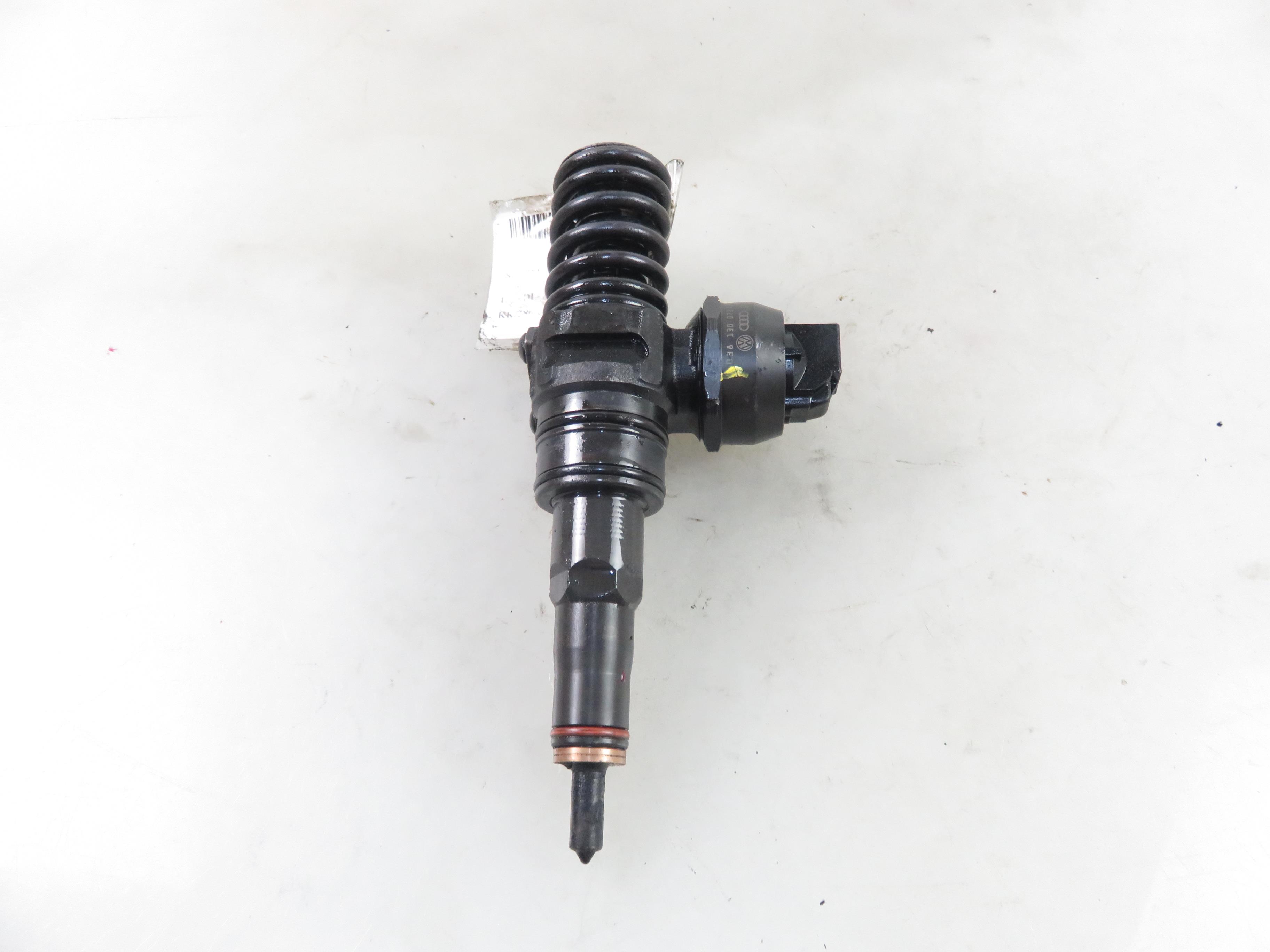 SKODA Fabia 6Y (1999-2007) Injector de ulei 038130073AJ, 0414720037 25747955