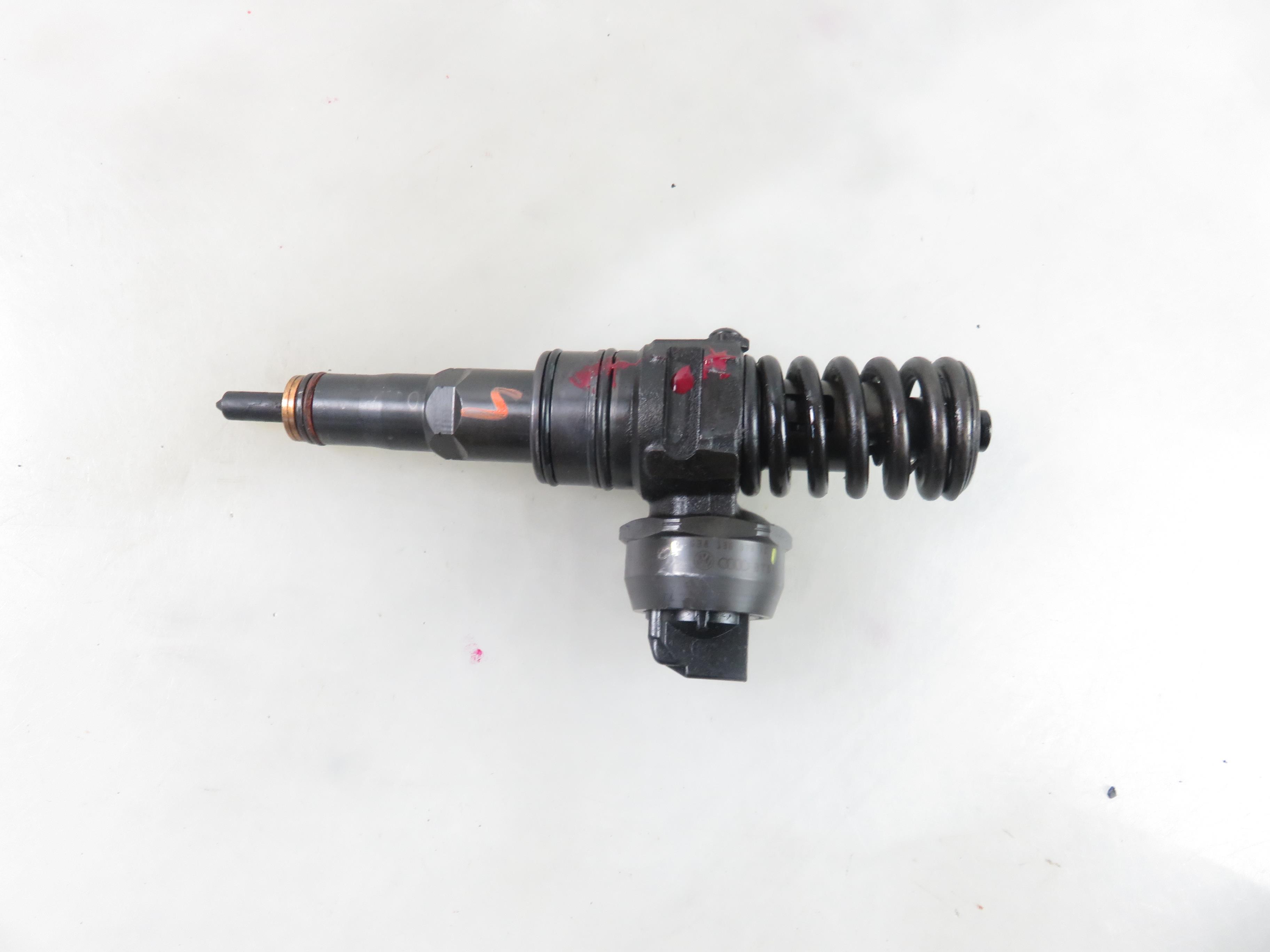 VOLKSWAGEN Bora 1 generation (1998-2005) Injector de ulei 038130073AG, 0414720215 25766452