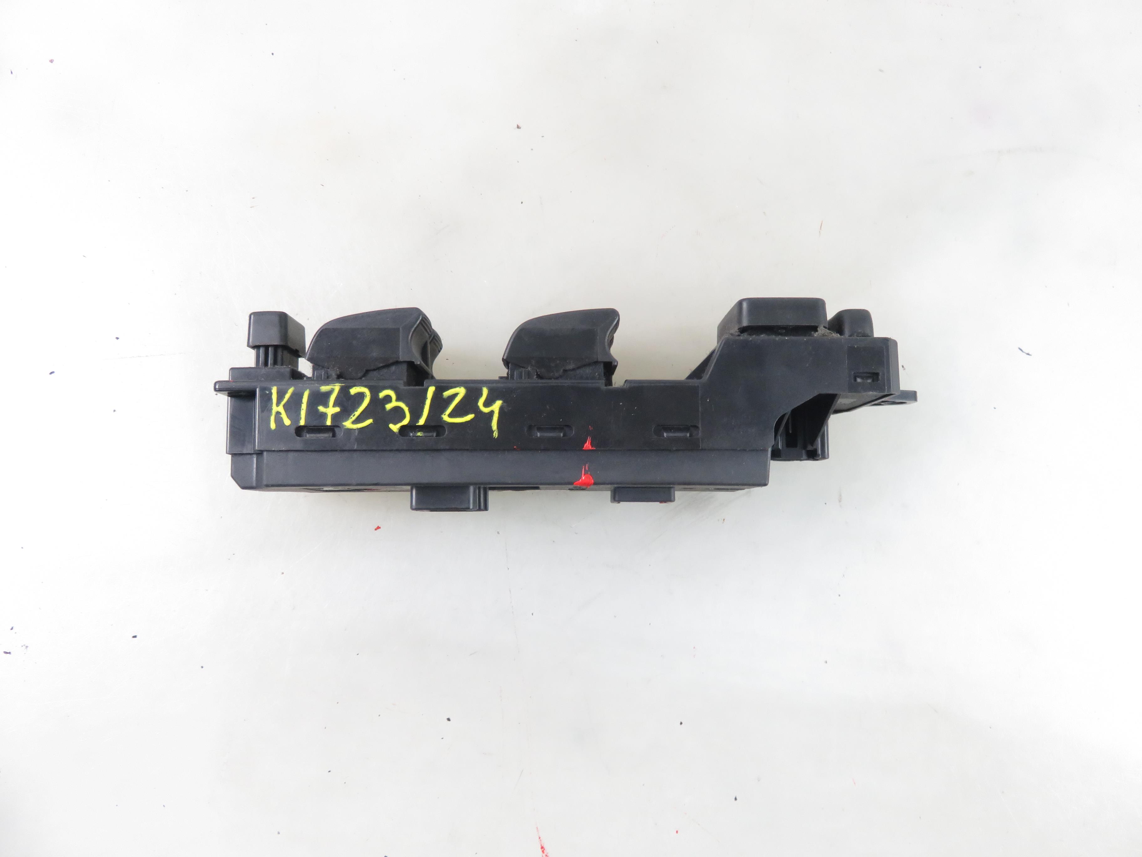 MAZDA 5 1 generation (2005-2010) Commutateur de fenêtre de porte avant gauche CC2966350A 25818778