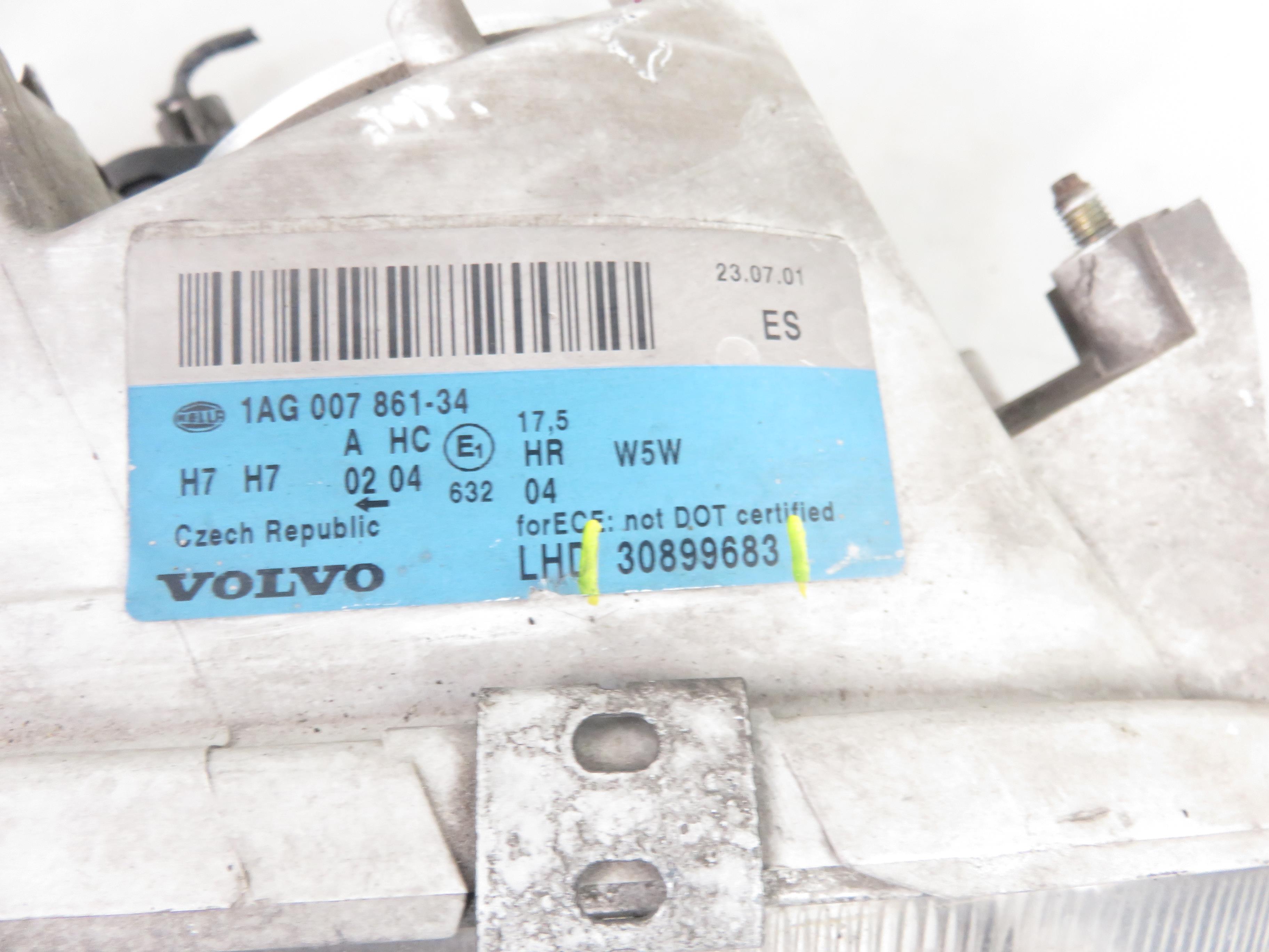 VOLVO V40 1 generation (1996-2004) Fram höger strålkastare 30899683 25818005