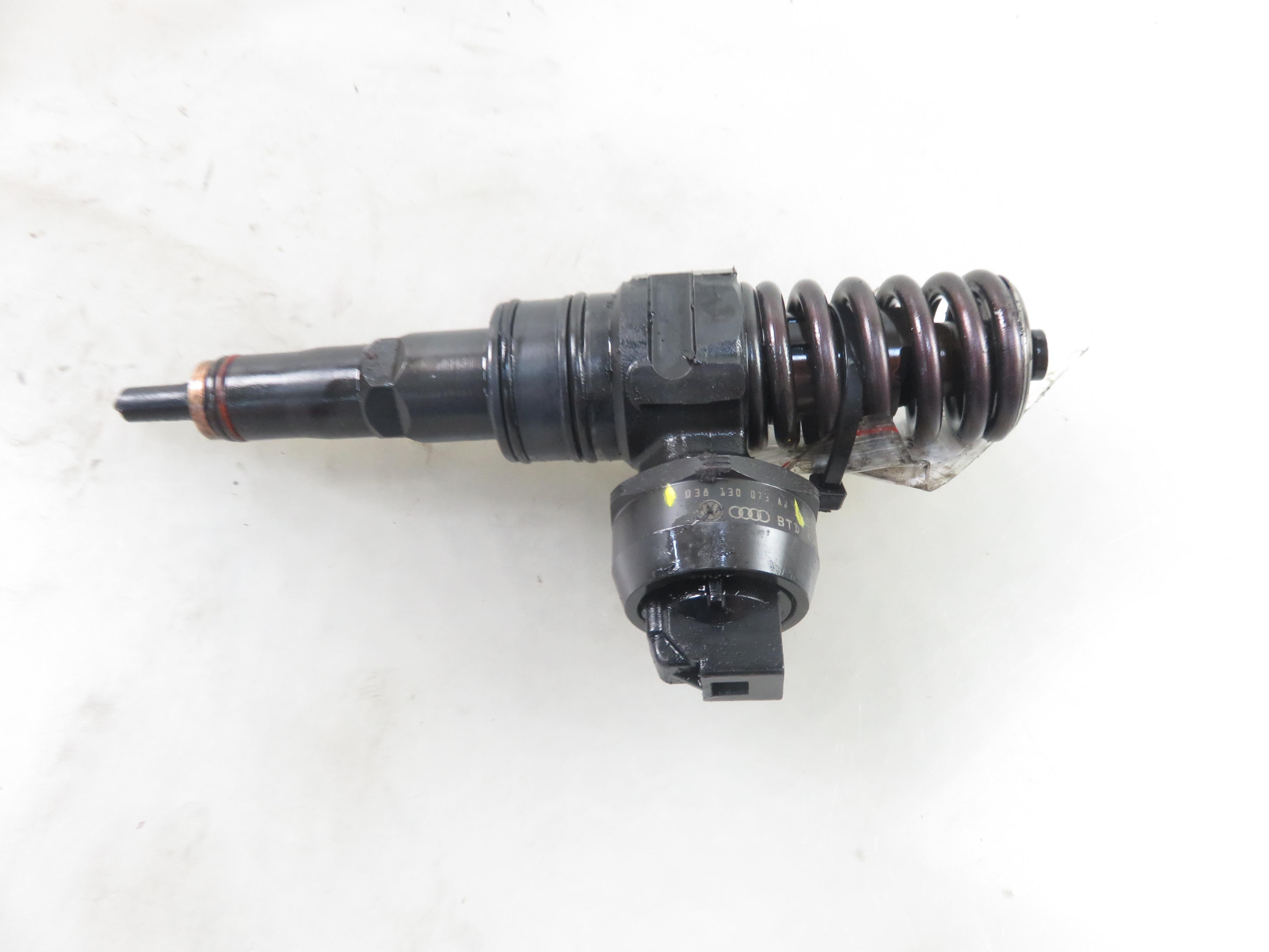 SKODA Octavia 1 generation (1996-2010) Injector de ulei 038130073AJ, 0414720037 25976771